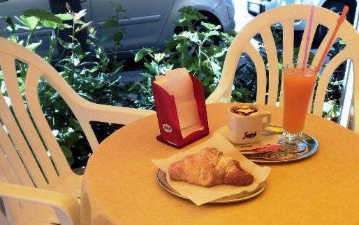 Francesco B&B - Torre Canne Bagian luar foto